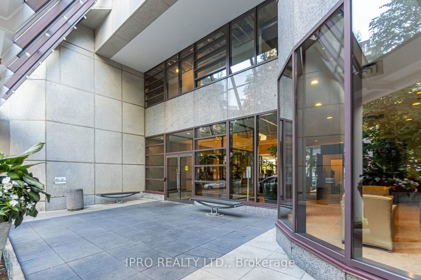 1001 Bay St, unit 1710 for rent - image #3