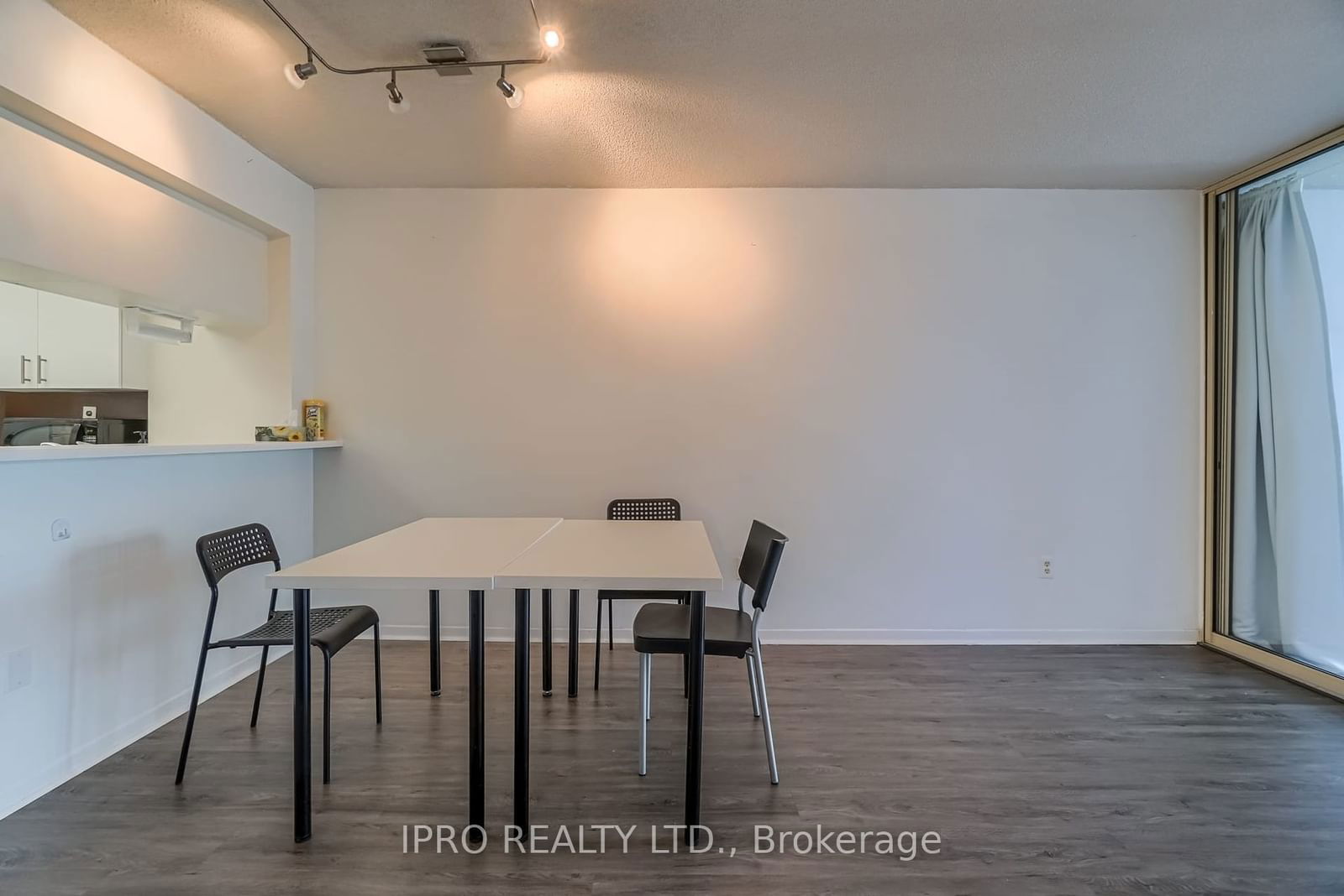 1001 Bay St, unit 1710 for rent