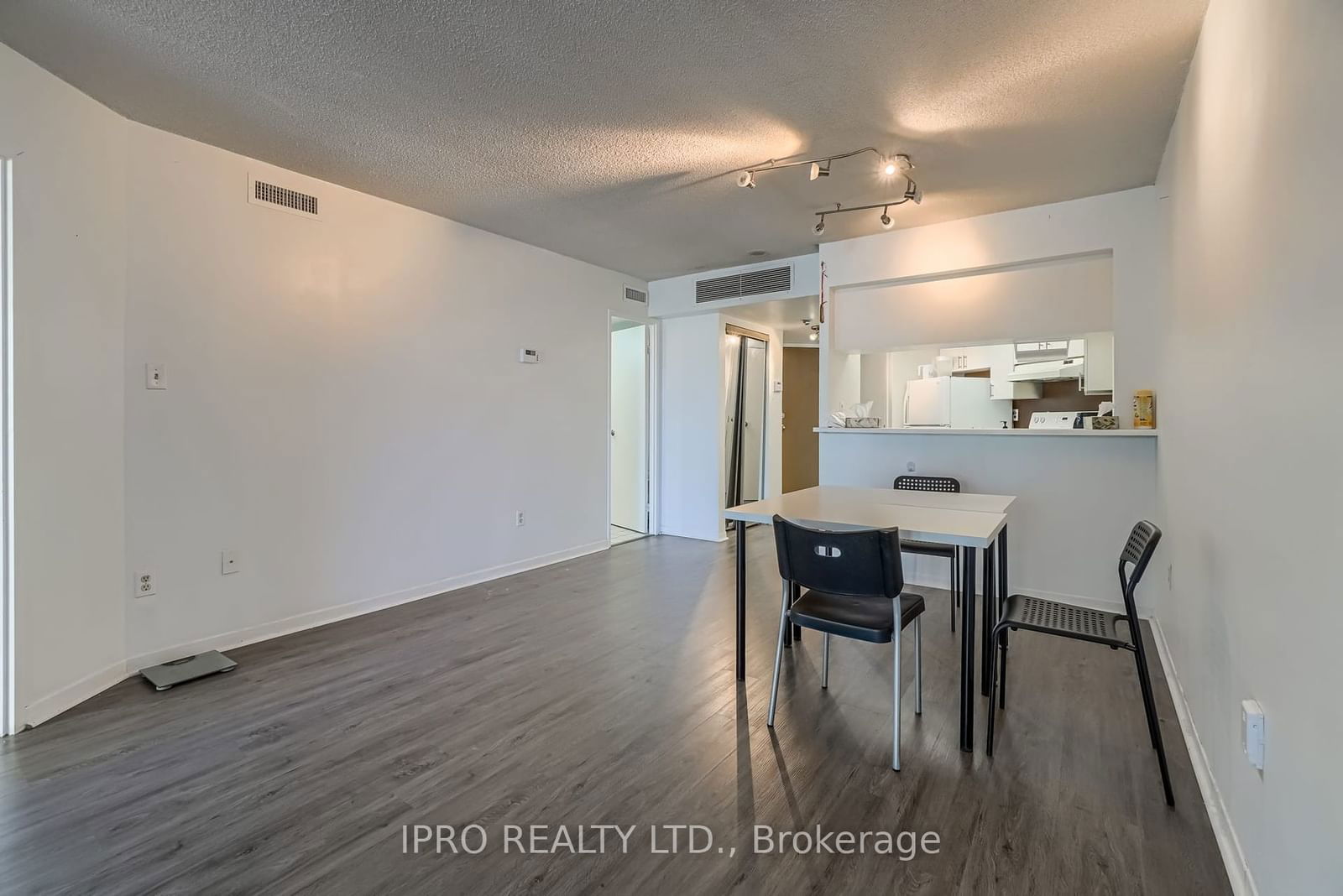 1001 Bay St, unit 1710 for rent