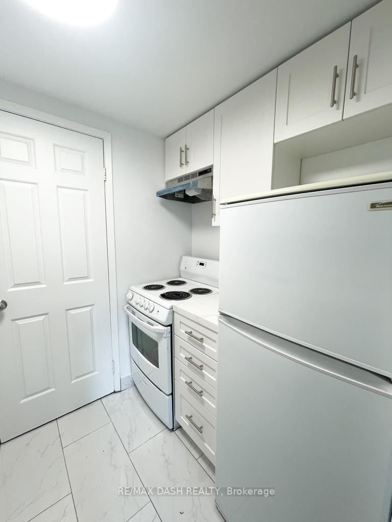 44 Gerrard St W, unit 1008 for rent - image #4