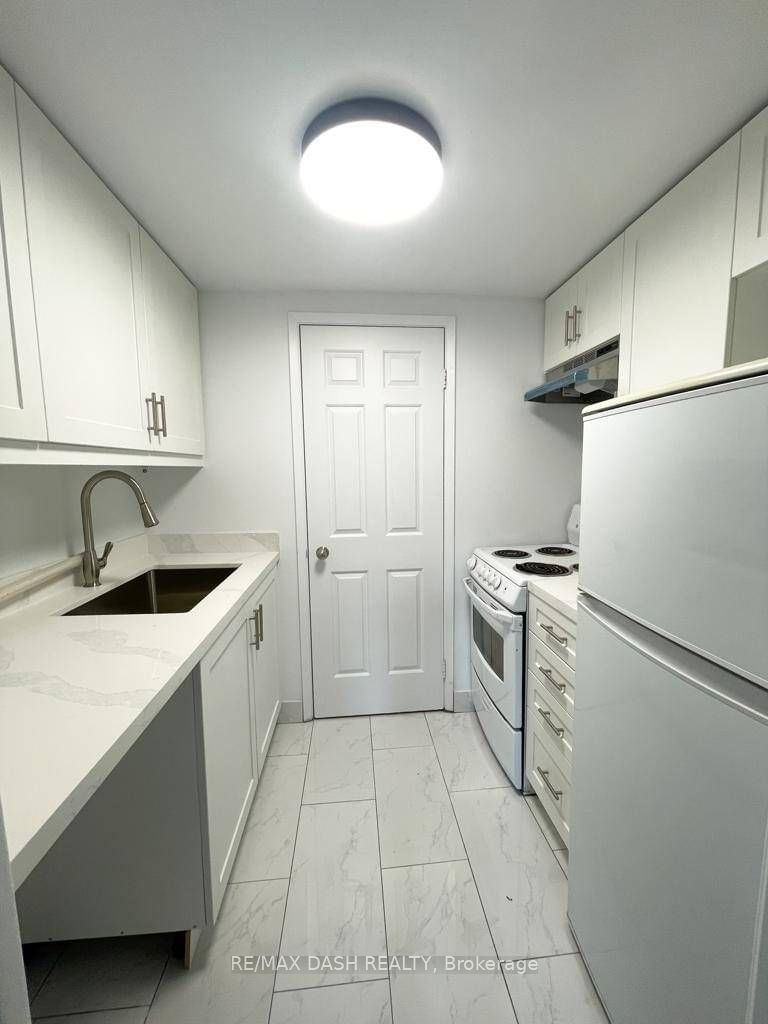 44 Gerrard St W, unit 1008 for rent