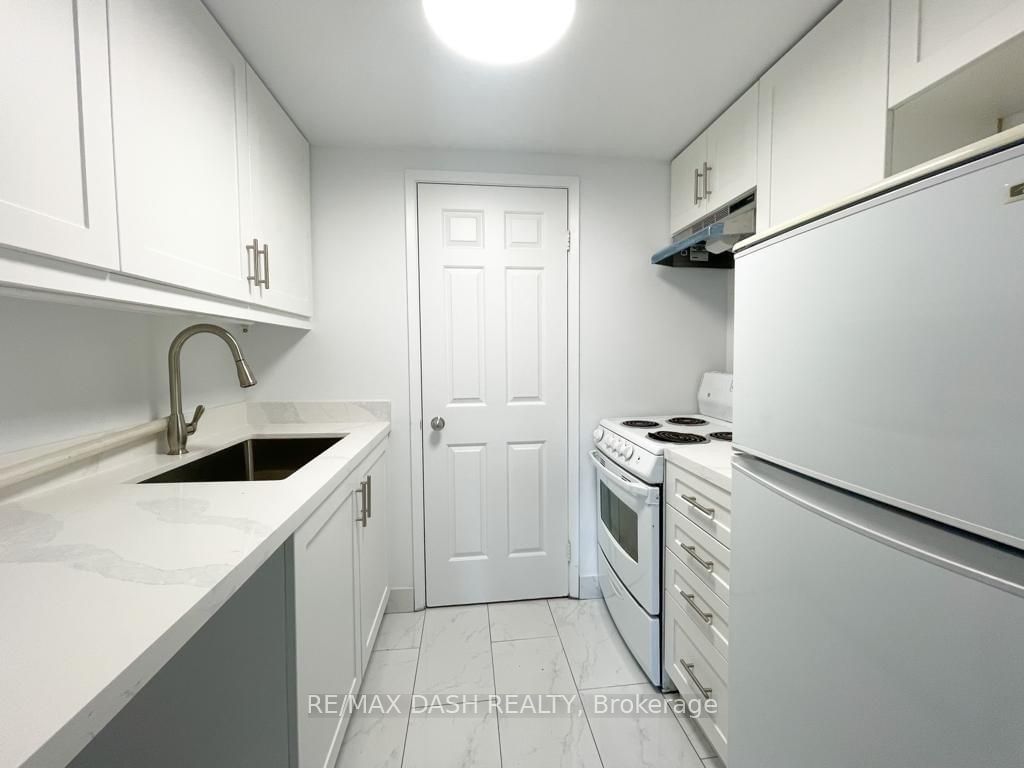 44 Gerrard St W, unit 1008 for rent - image #6