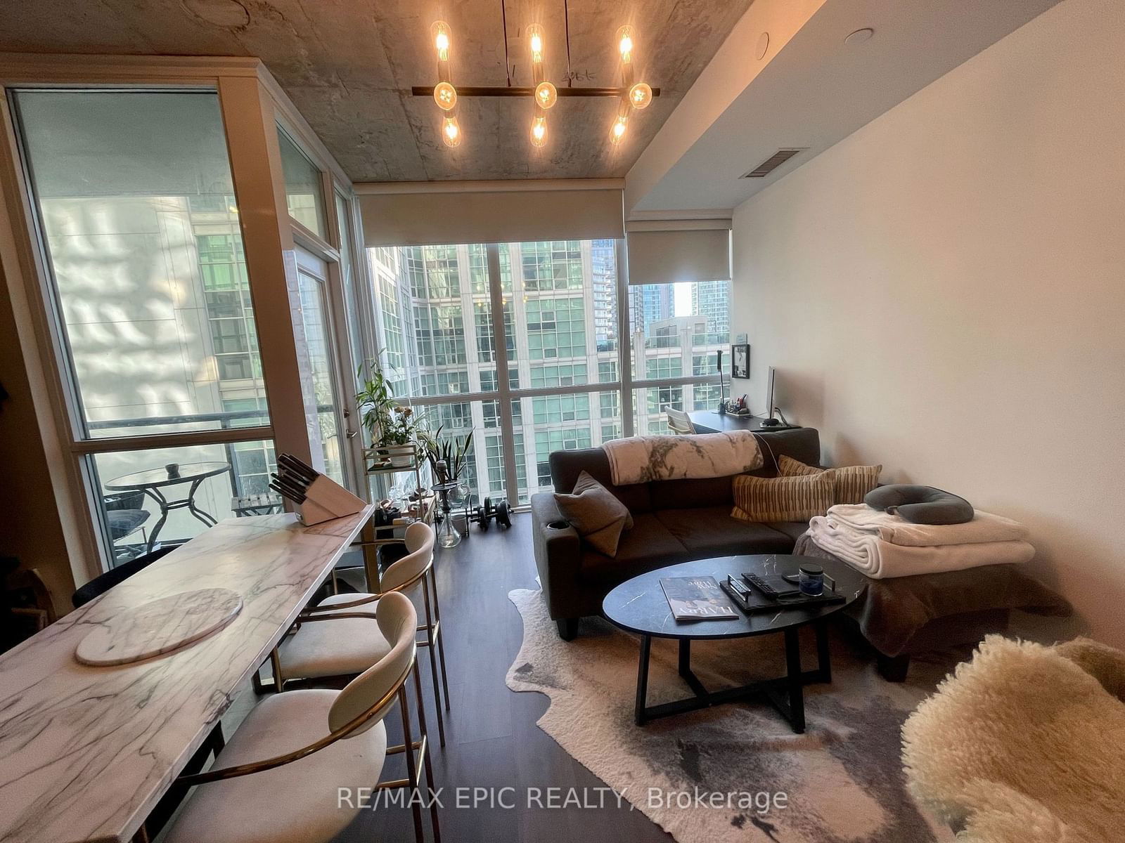 88 BLUE JAYS Way, unit 1107 for rent - image #5