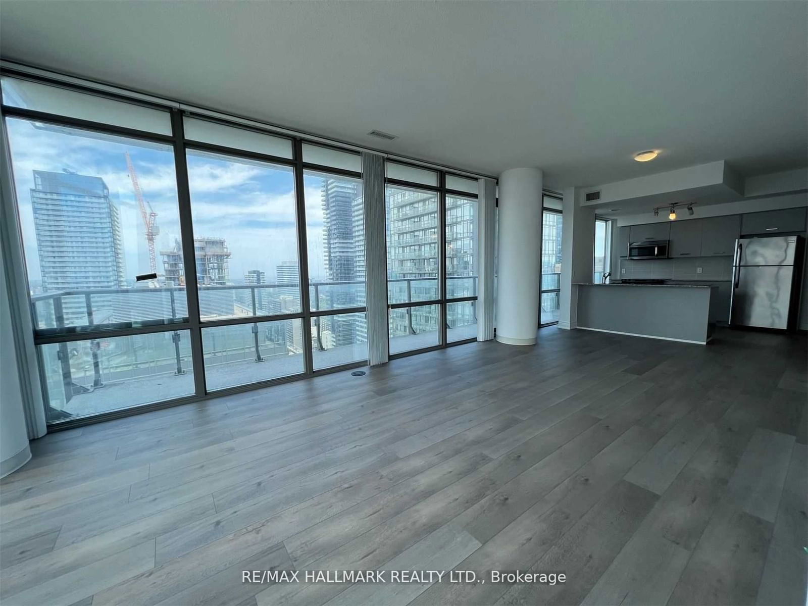 832 Bay St, unit 3705 for rent - image #5