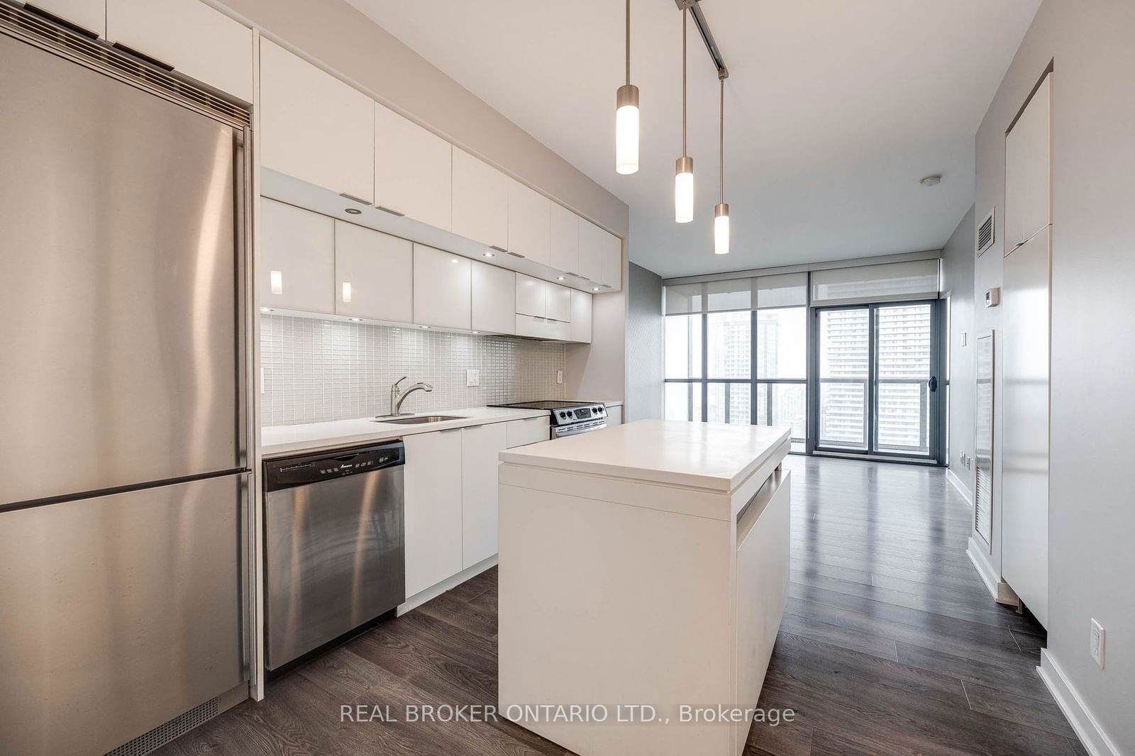 110 Charles St E, unit 3903 for sale - image #2