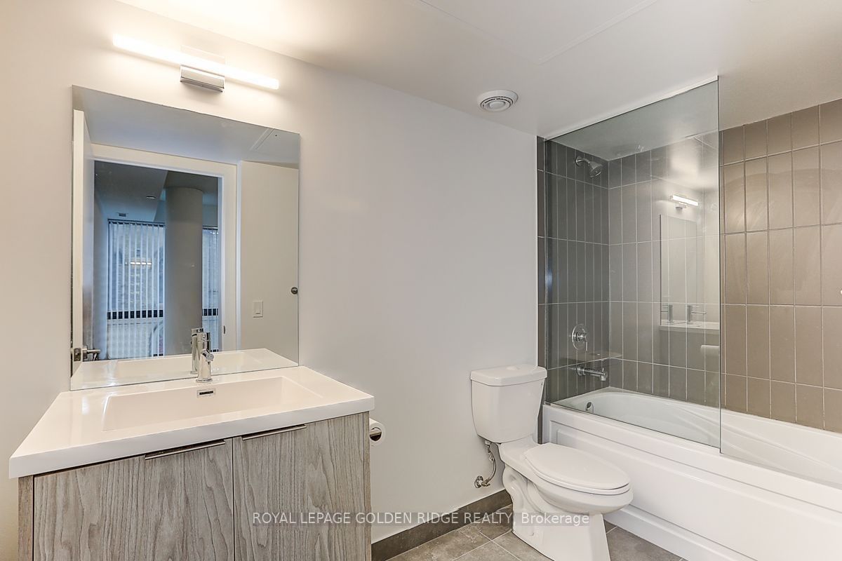 60 Shuter St, unit 209 for rent - image #12