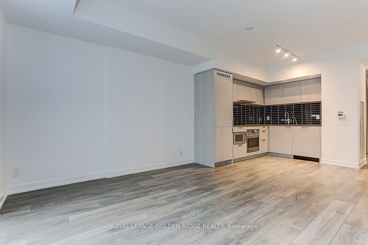 60 Shuter St, unit 209 for rent - image #7