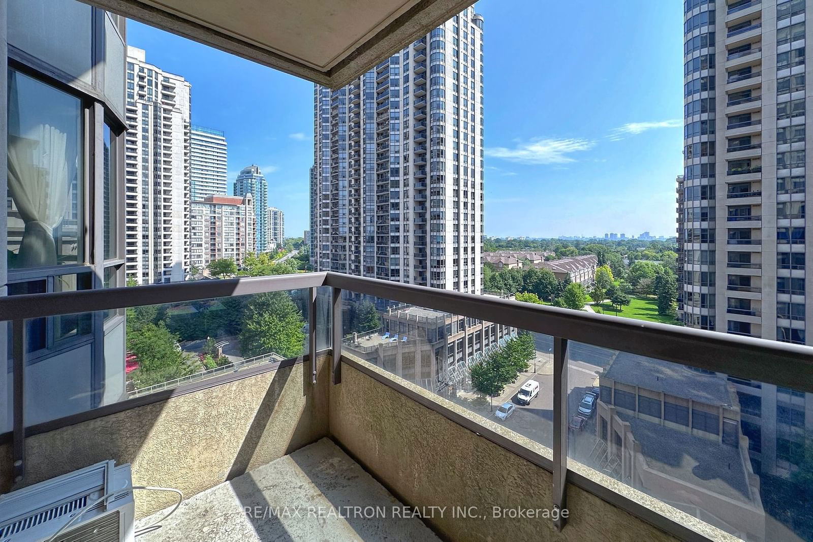 Triomphe Condos, North York, Toronto