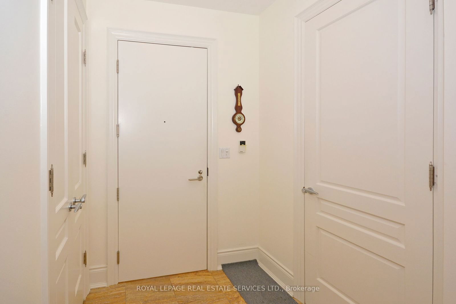 10 Bellair St, unit 301 for rent - image #2