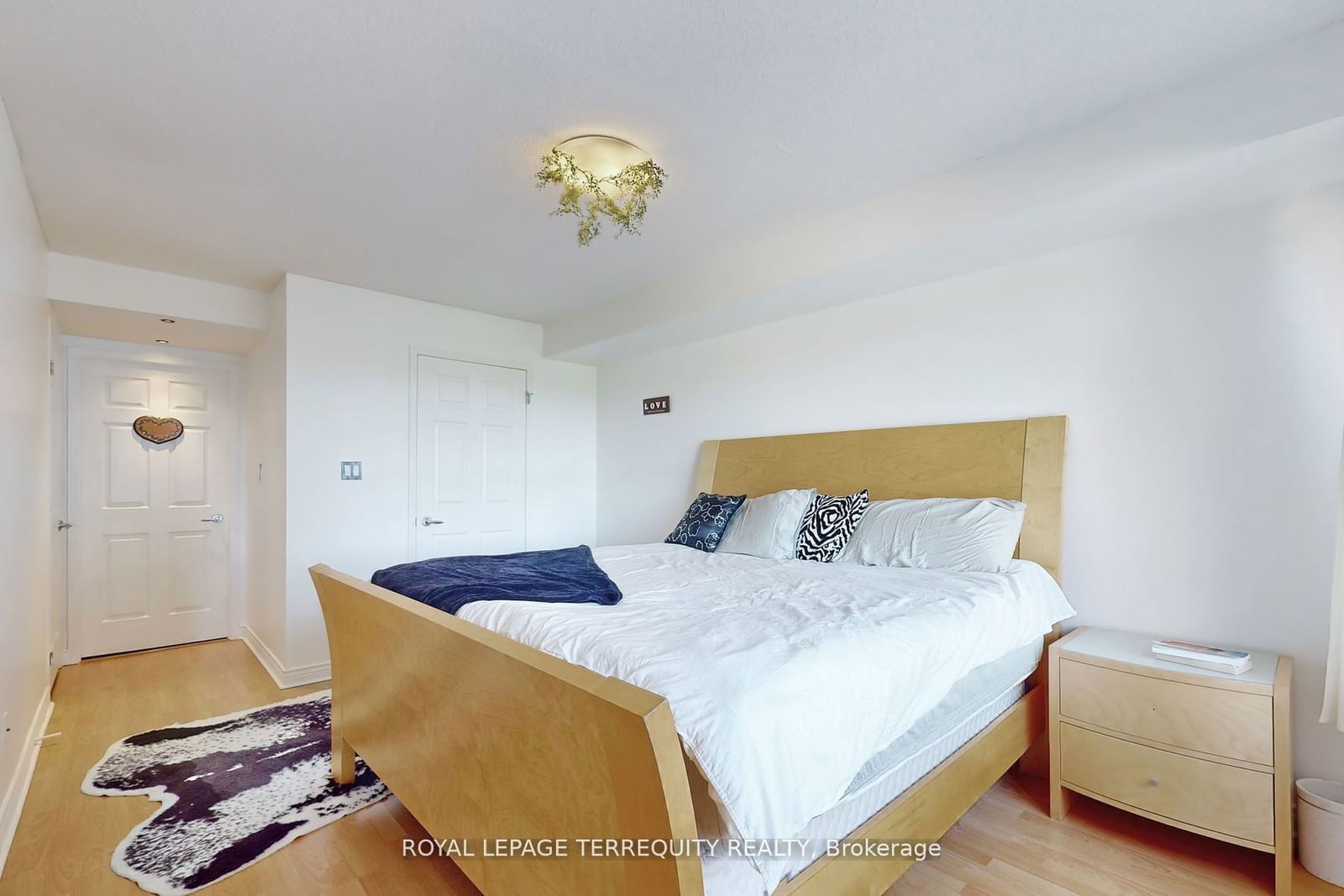 18 Concorde Pl, unit 312 for rent - image #18