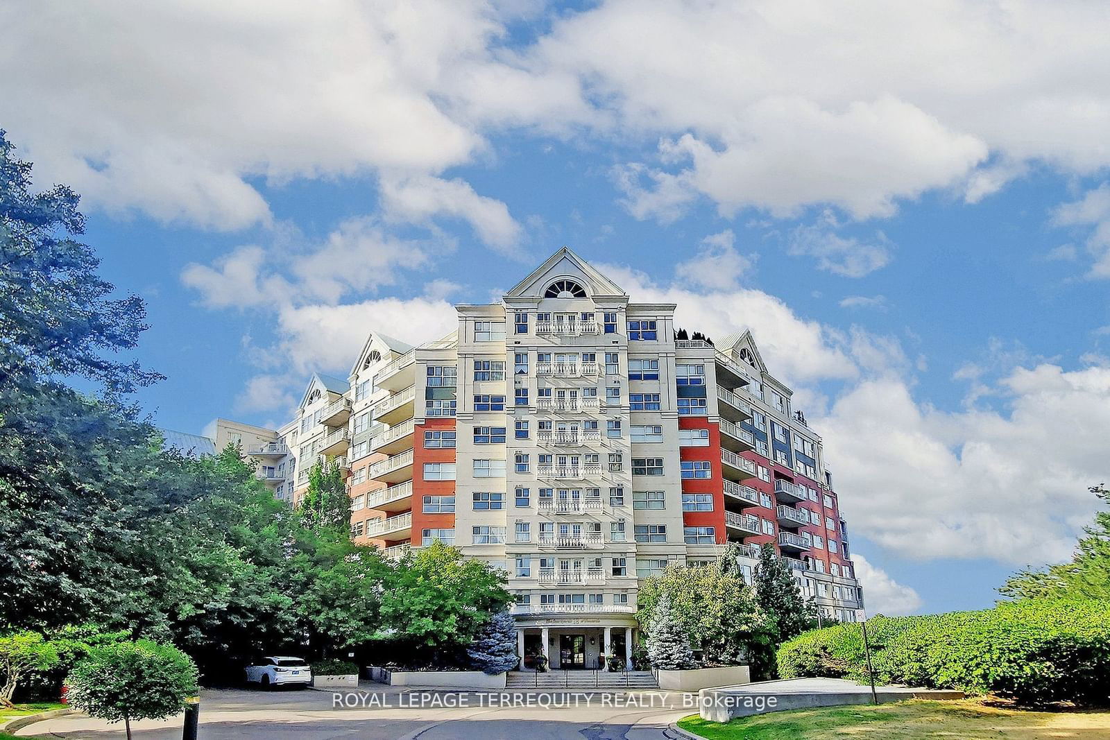 18 Concorde Pl, unit 312 for rent - image #26