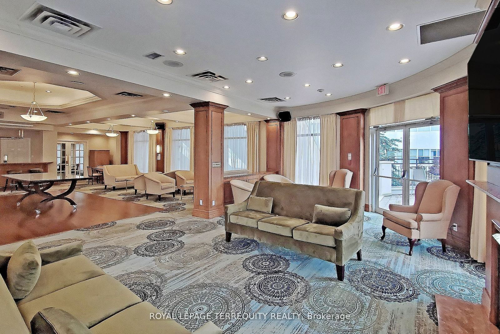 18 Concorde Pl, unit 312 for rent - image #29