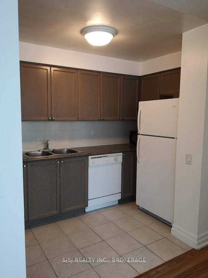 21 Hillcrest Ave S, unit 412 for rent - image #7