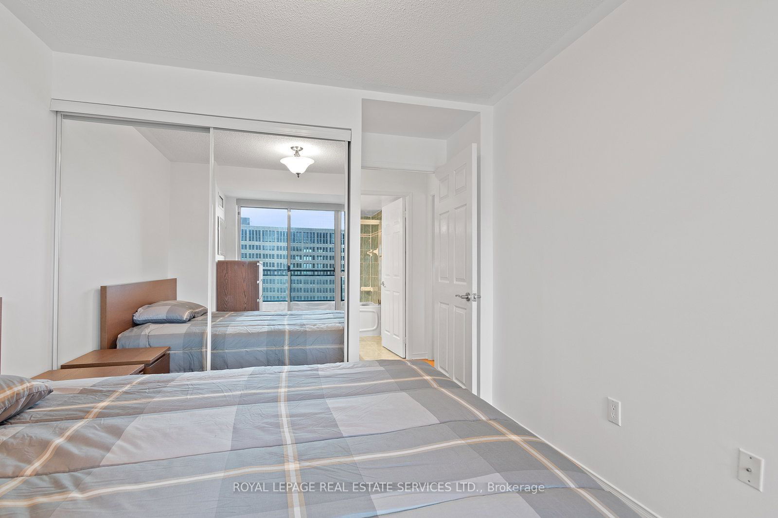 889 Bay St, unit 1110 for rent - image #14