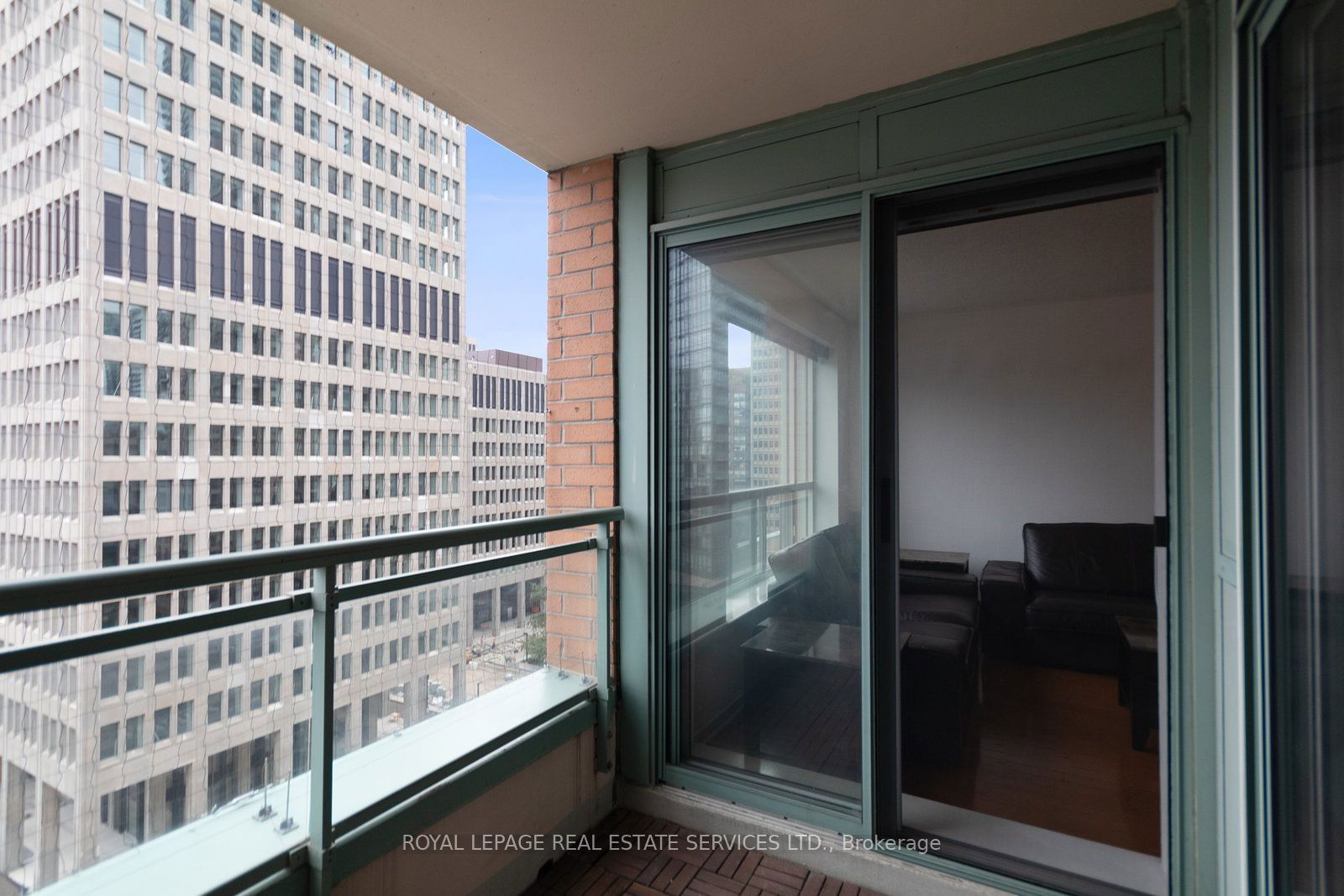 889 Bay St, unit 1110 for rent - image #26