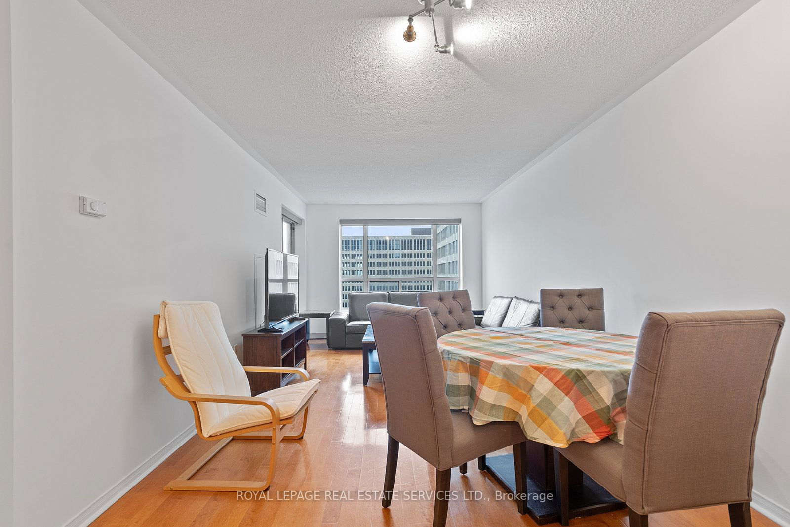 889 Bay St, unit 1110 for rent - image #7