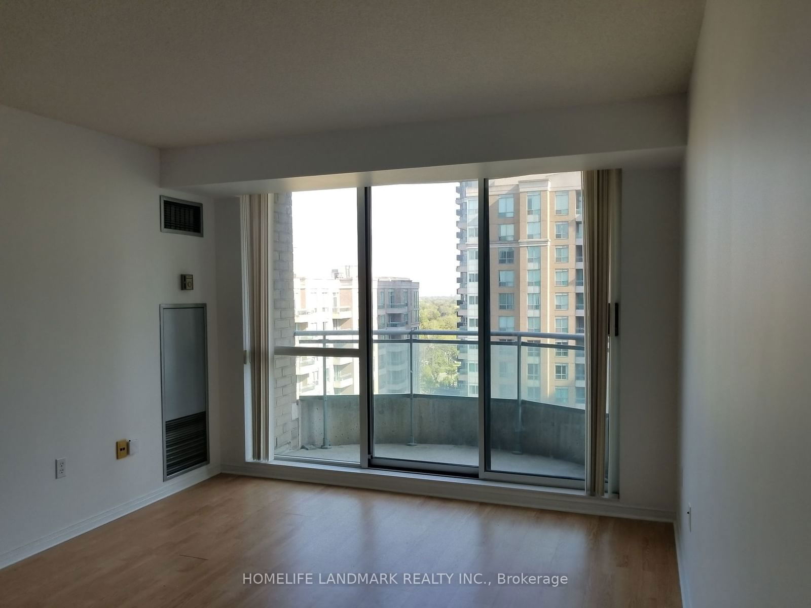 8 Pemberton Ave, unit Lph06 for rent - image #5