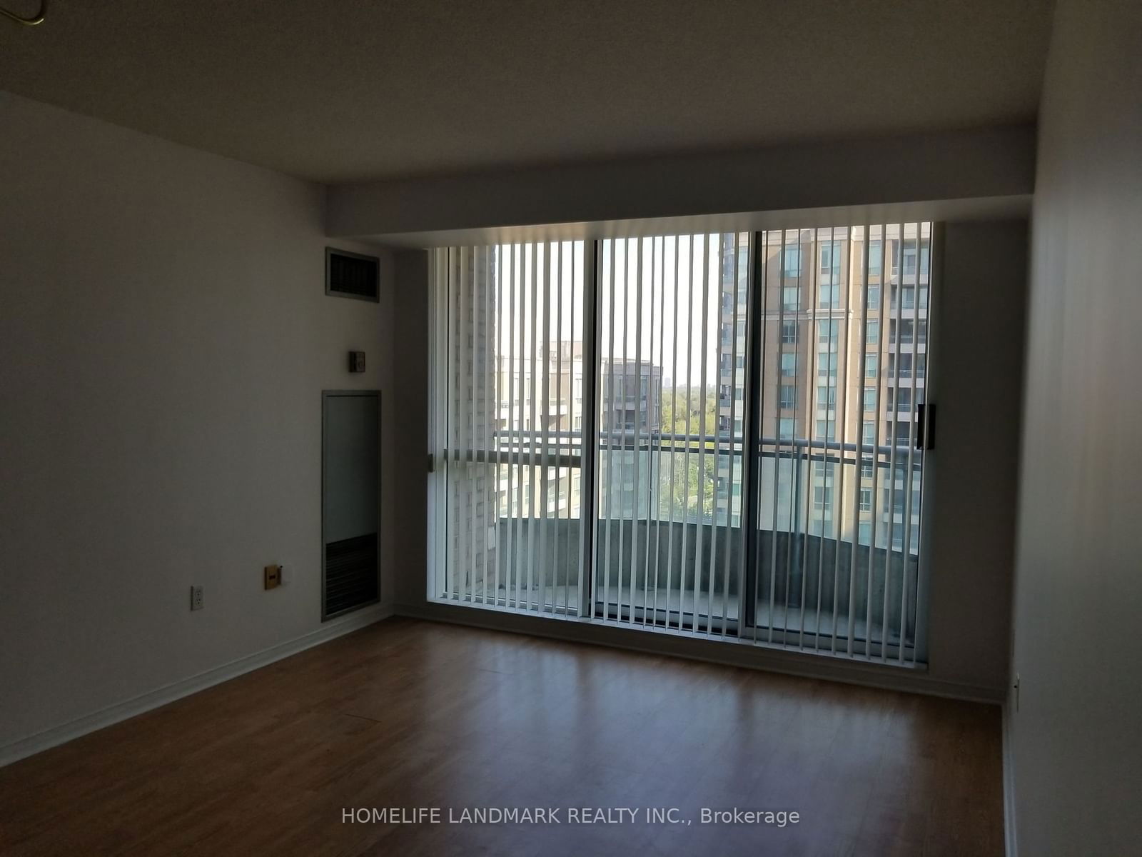 8 Pemberton Ave, unit Lph06 for rent - image #6