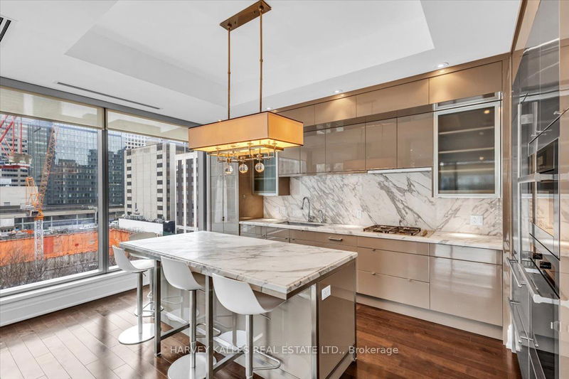 55 Scollard St, unit 505 for sale - image #1