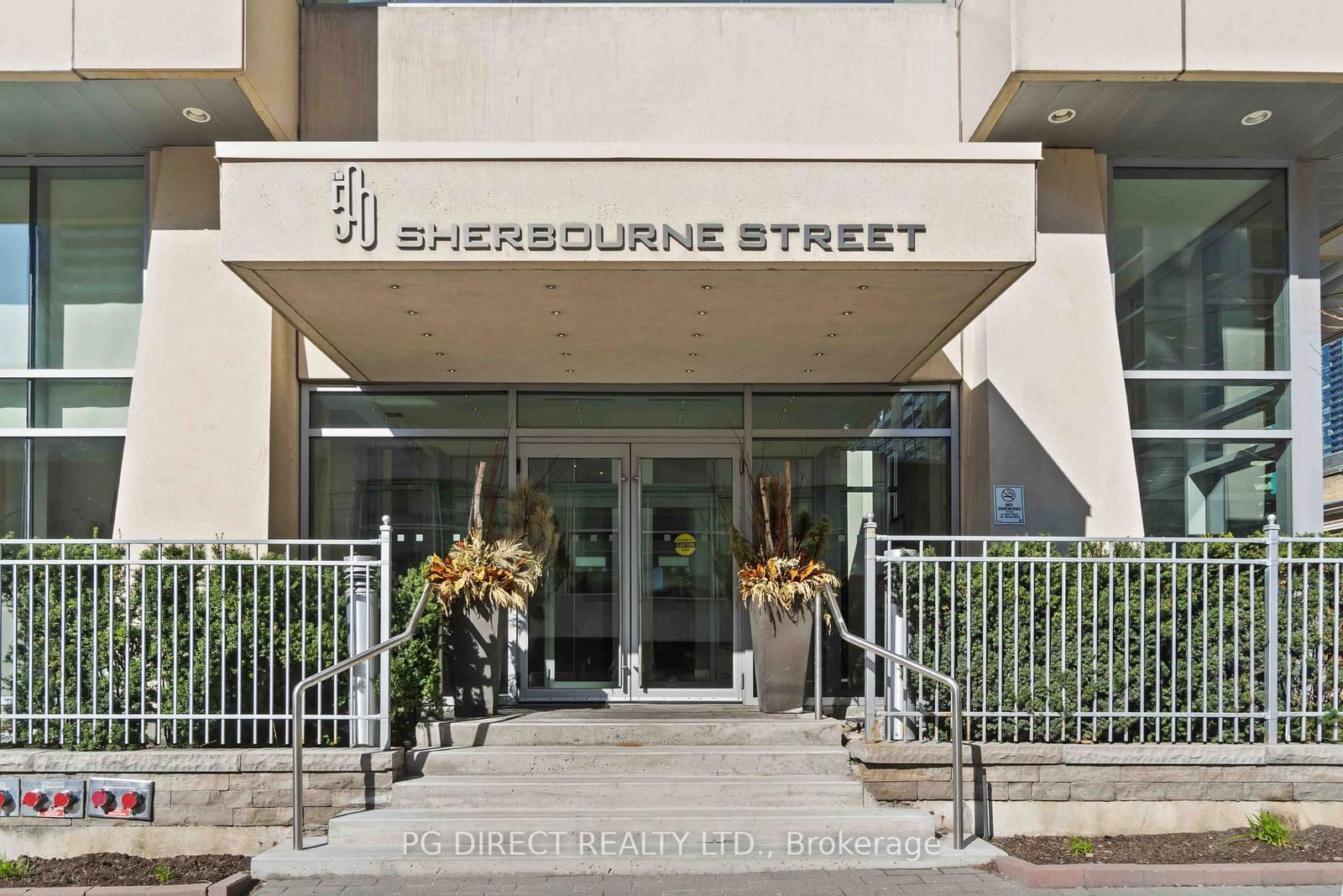 500 Sherbourne St, unit 1106 for sale