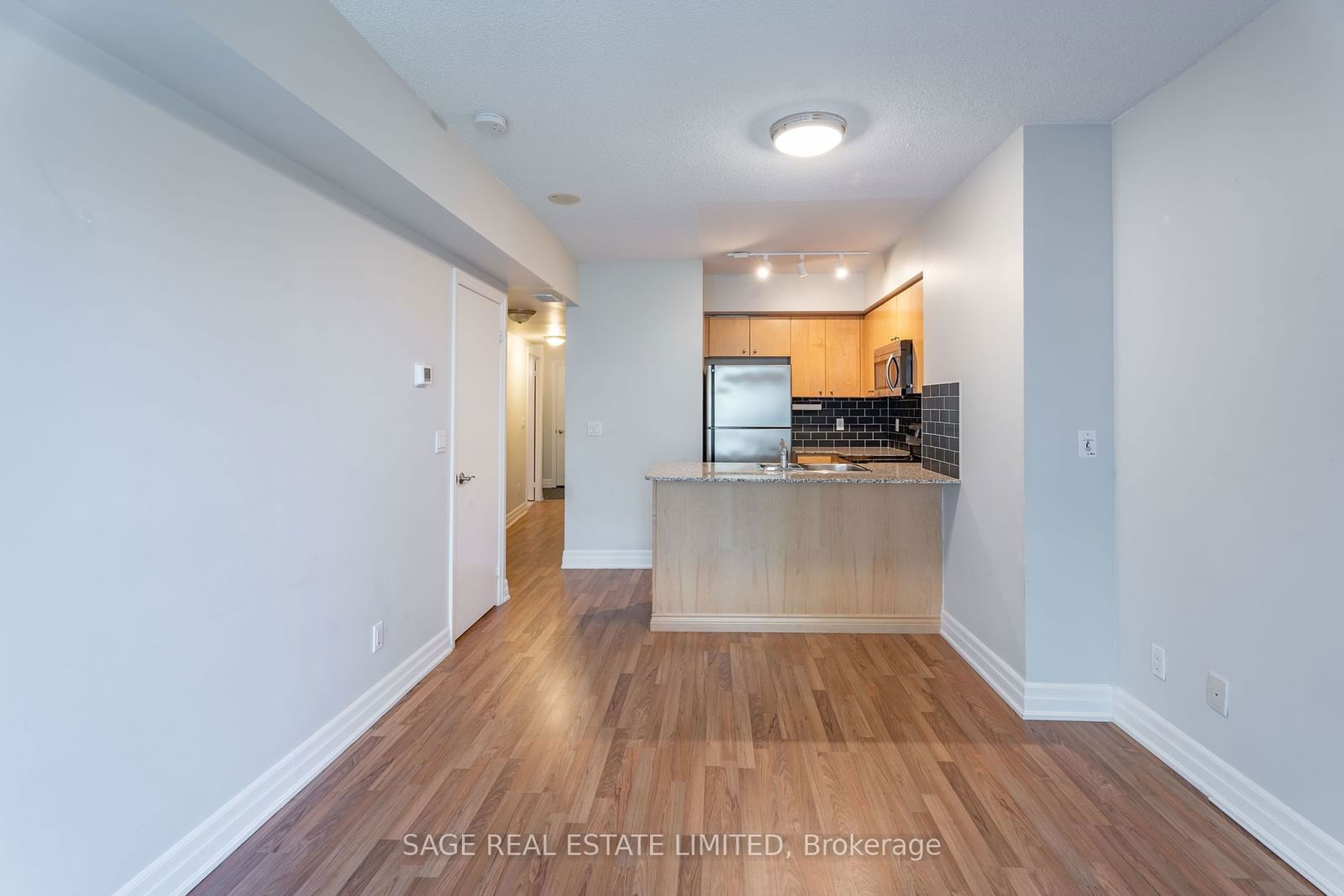 8 Scollard St, unit 411 for rent - image #4