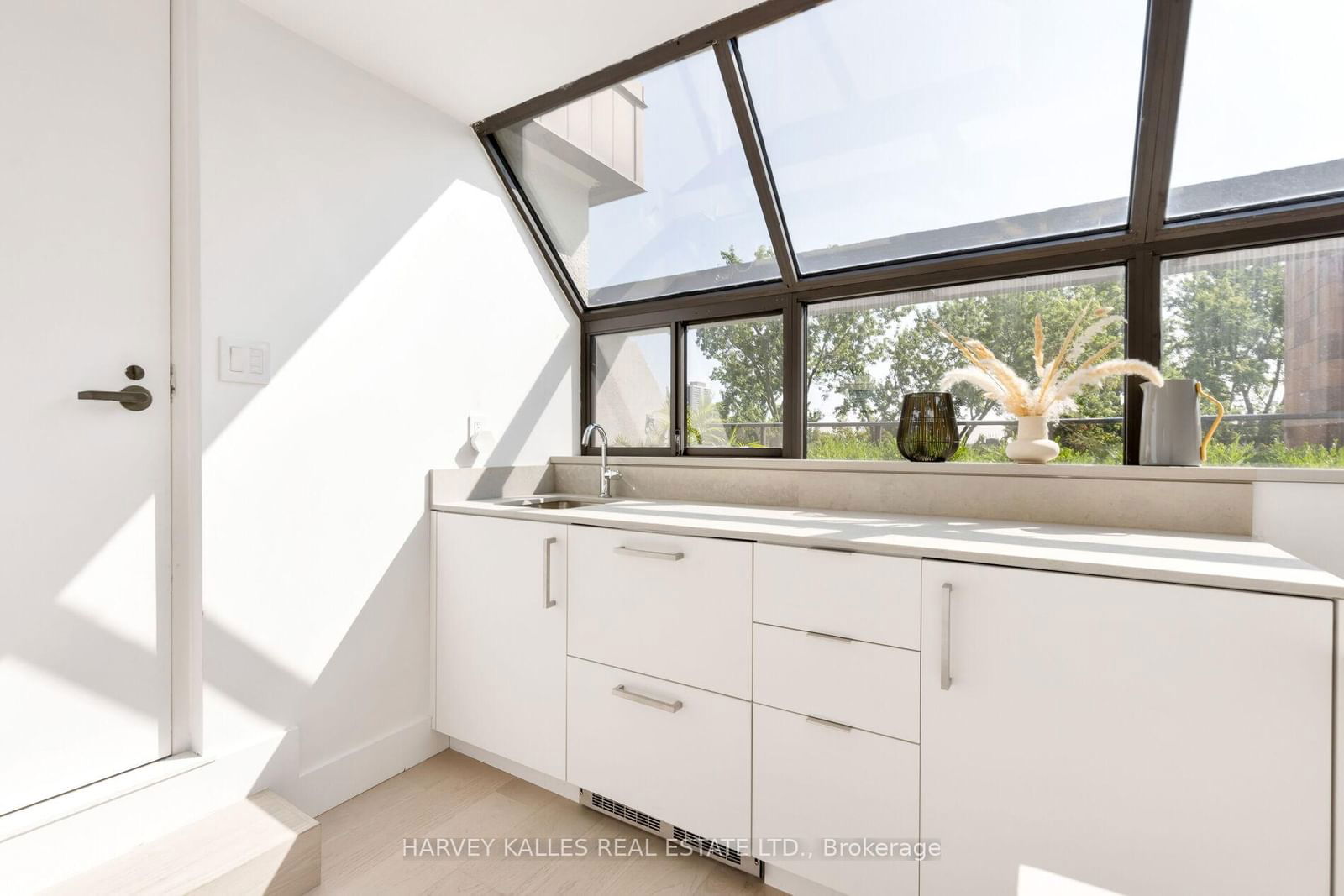 40 Oaklands Ave, unit 309 for sale - image #34