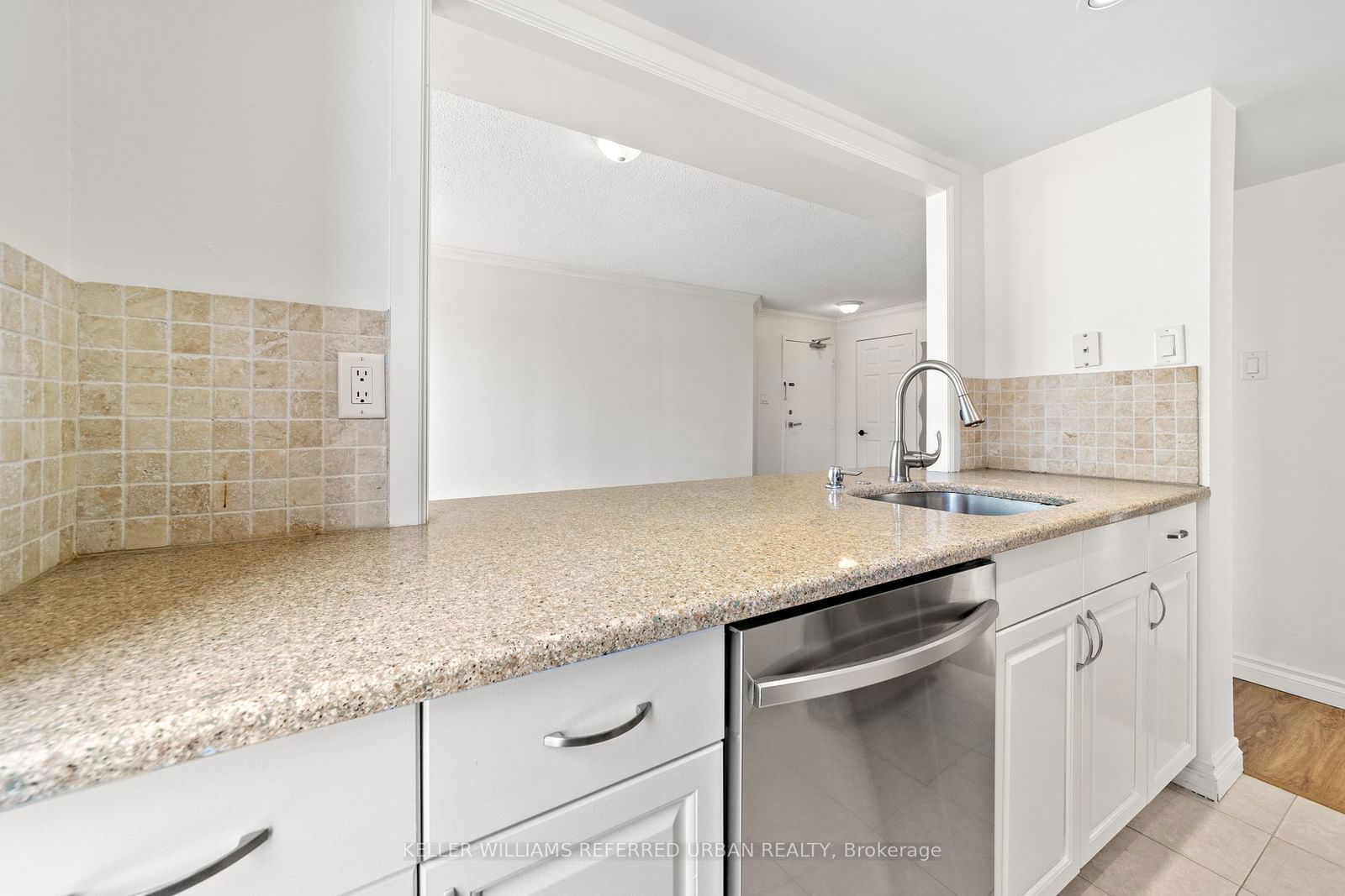 725 King St W, unit 412 for rent - image #16