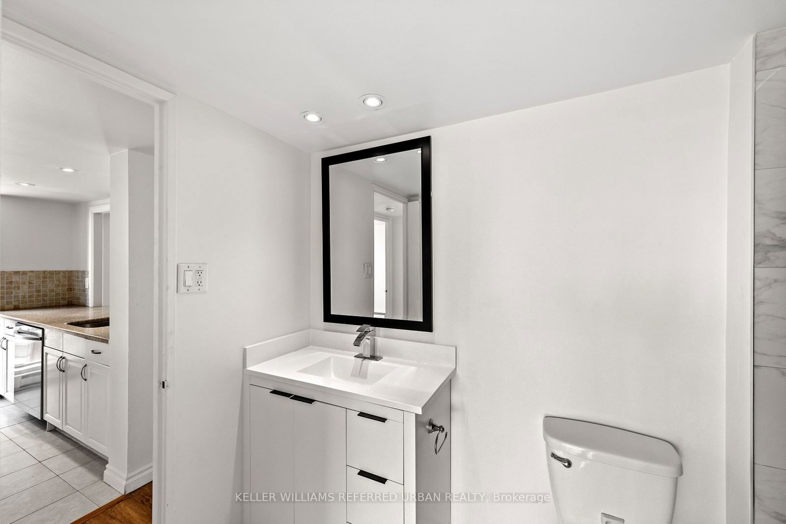 725 King St W, unit 412 for rent - image #18