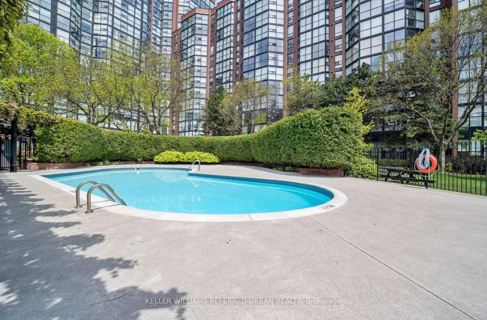 725 King St W, unit 412 for rent - image #38