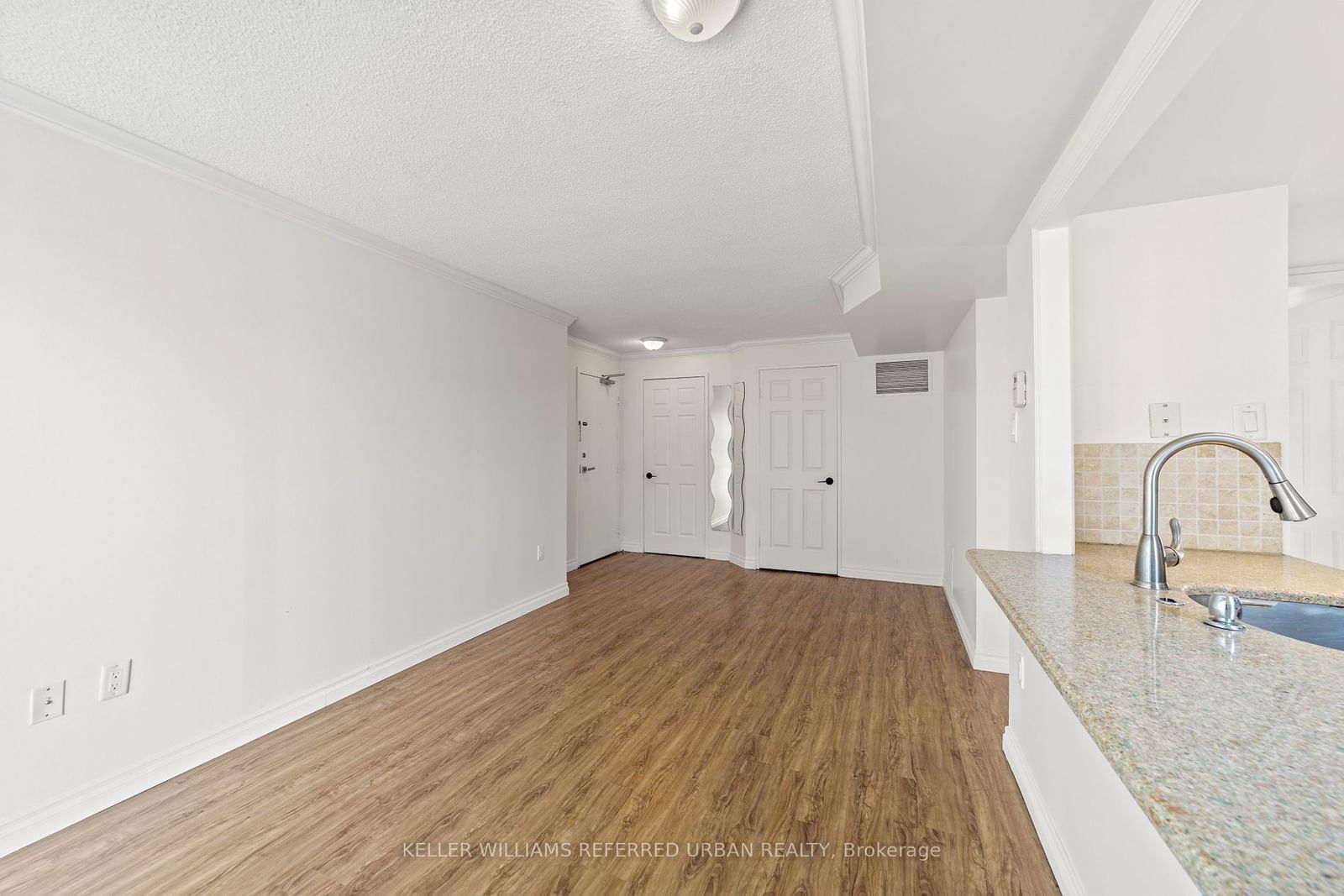 725 King St W, unit 412 for rent - image #7