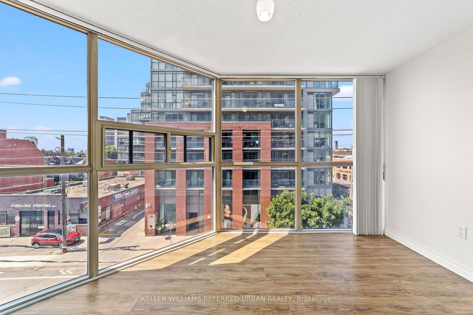 725 King St W, unit 412 for rent - image #8