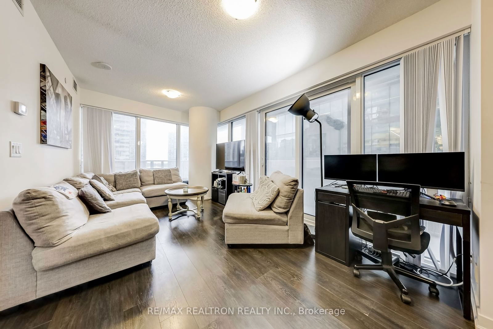 100 Harbour St, unit 2010 for sale