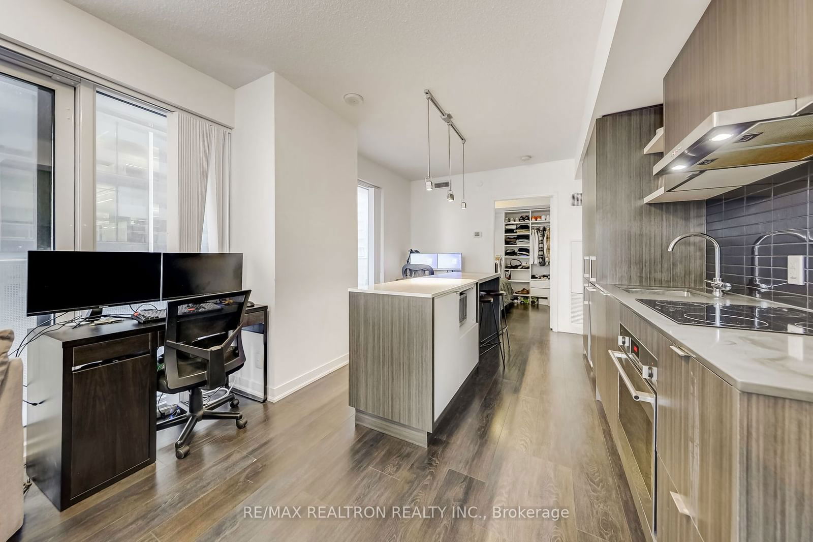 100 Harbour St, unit 2010 for sale