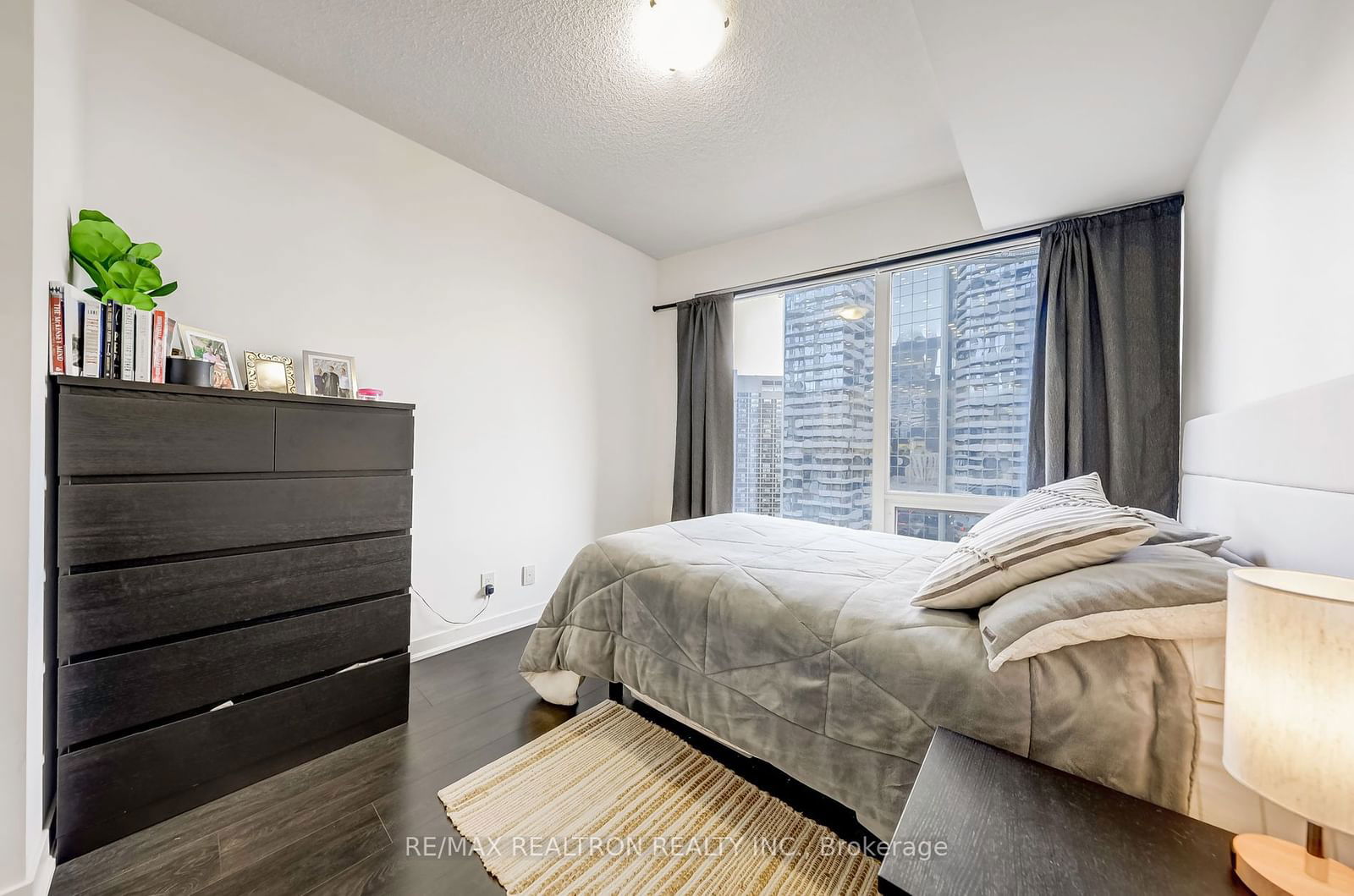 100 Harbour St, unit 2010 for sale