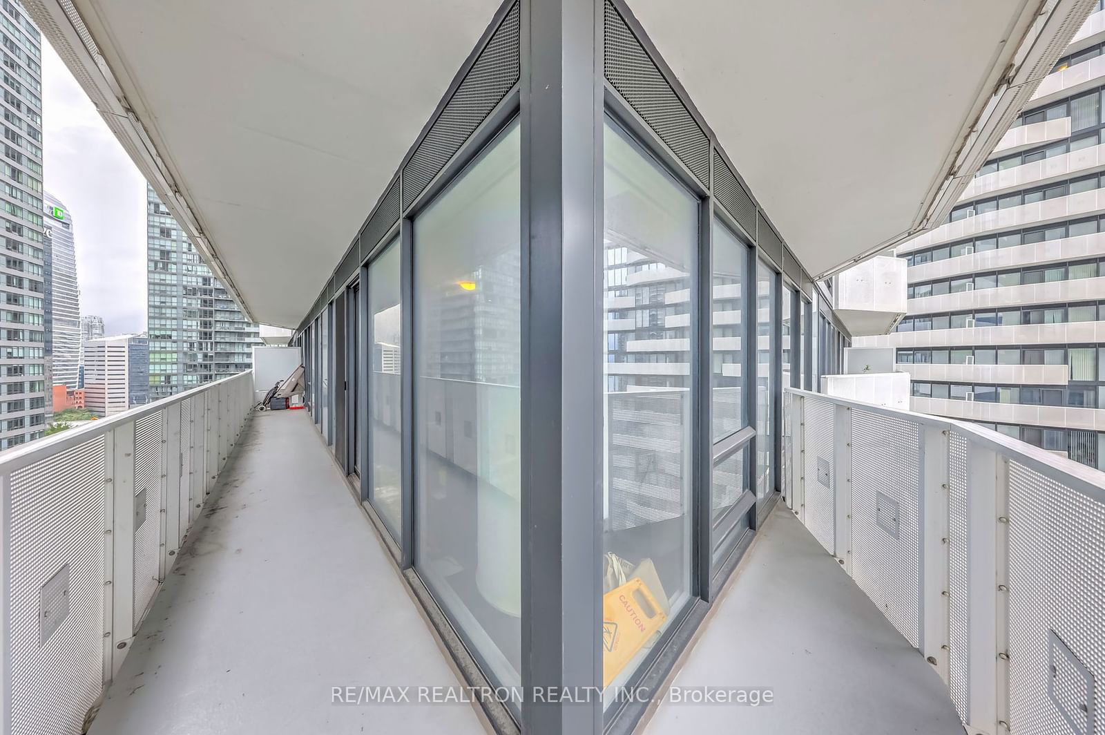 100 Harbour St, unit 2010 for sale - image #29