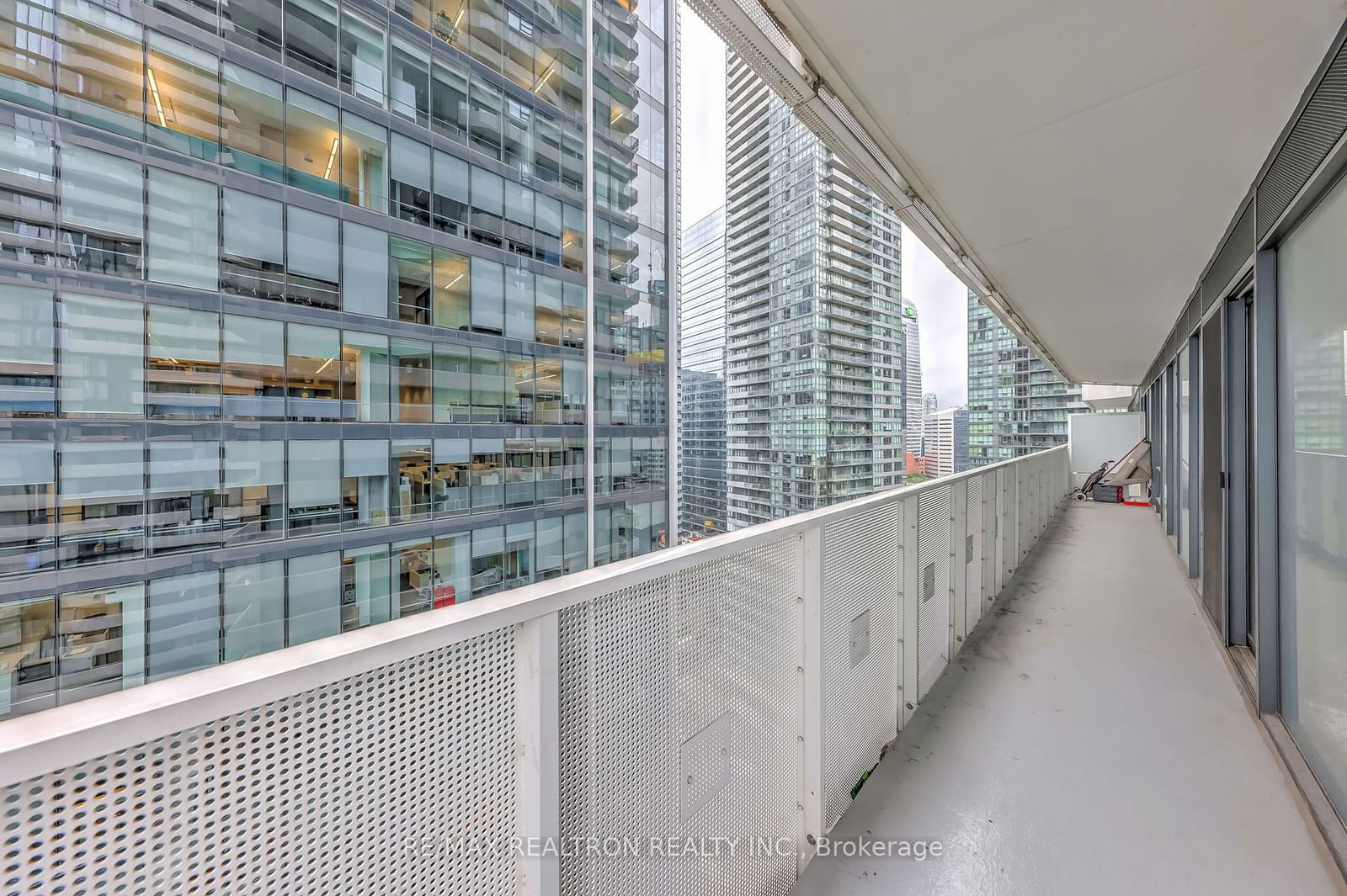 100 Harbour St, unit 2010 for sale - image #30