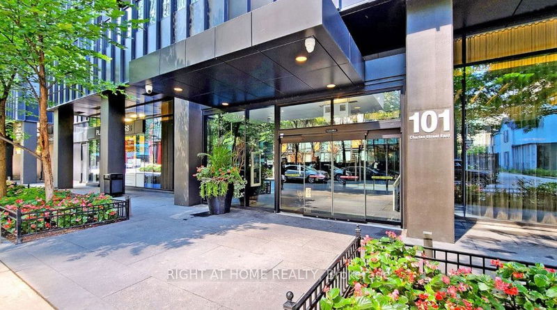 101 Charles St E, unit 520 for rent - image #1