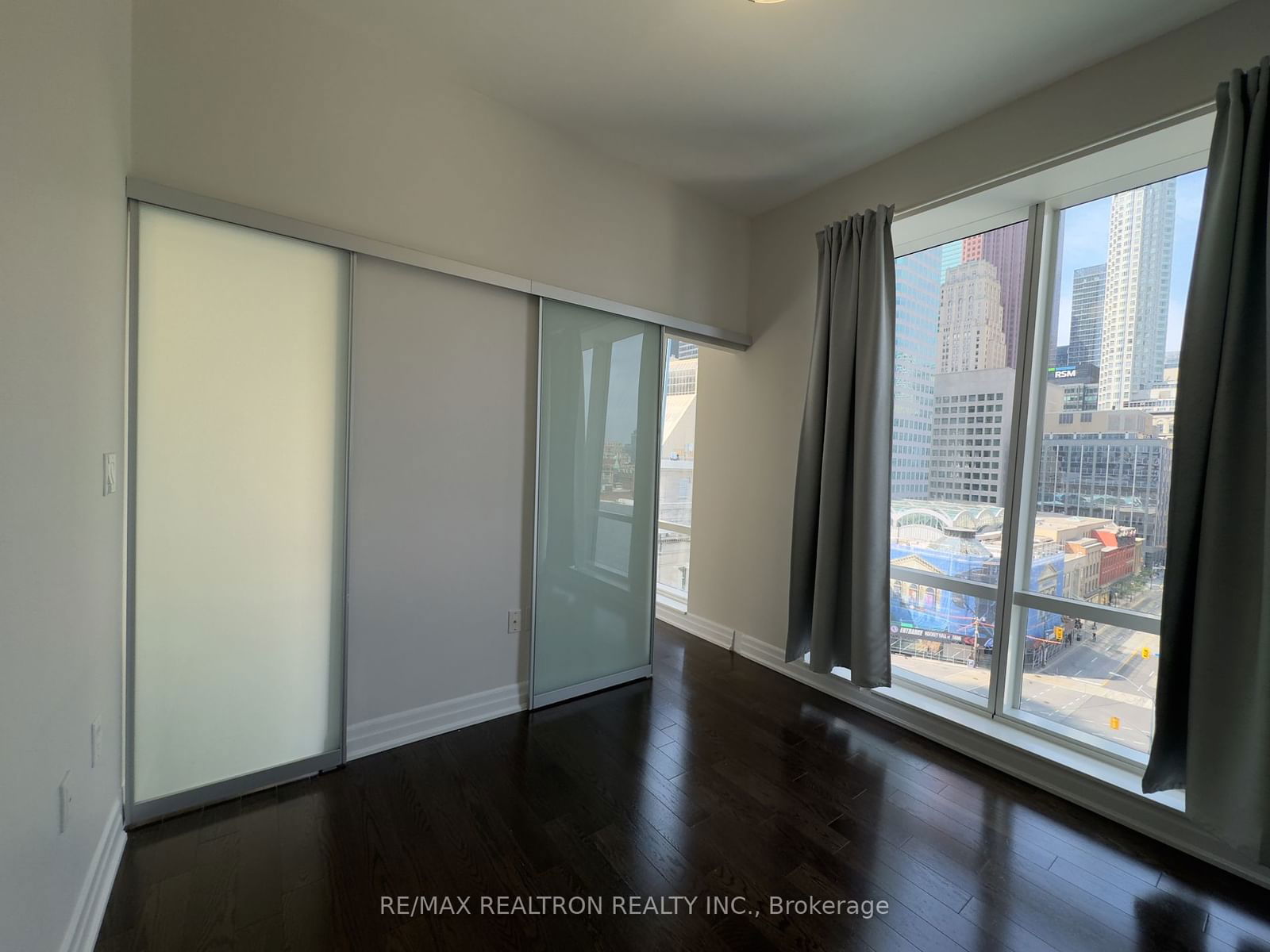 8 The Esplanade Ave, unit 1006 for rent - image #20