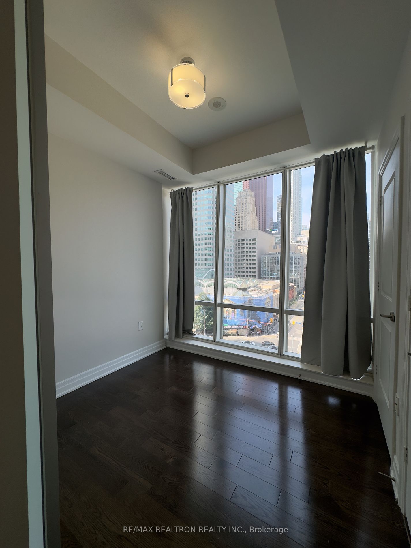 8 The Esplanade Ave, unit 1006 for rent