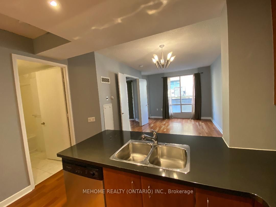 85 Bloor St, unit 413 for sale