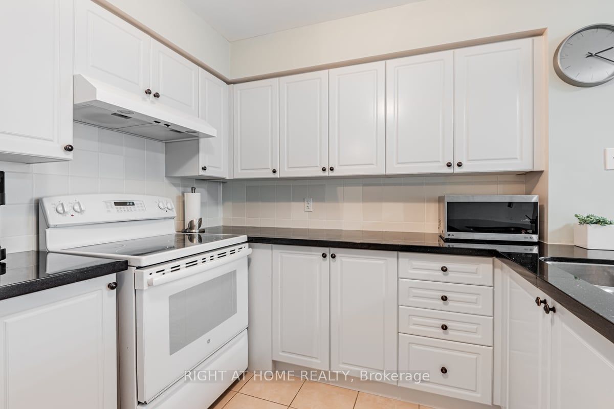 18 Spring Garden Ave, unit 1110 for sale - image #17