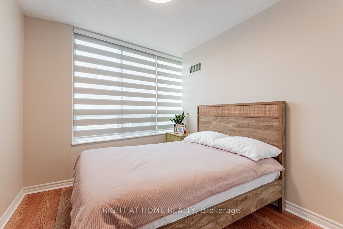 18 Spring Garden Ave, unit 1110 for sale - image #22