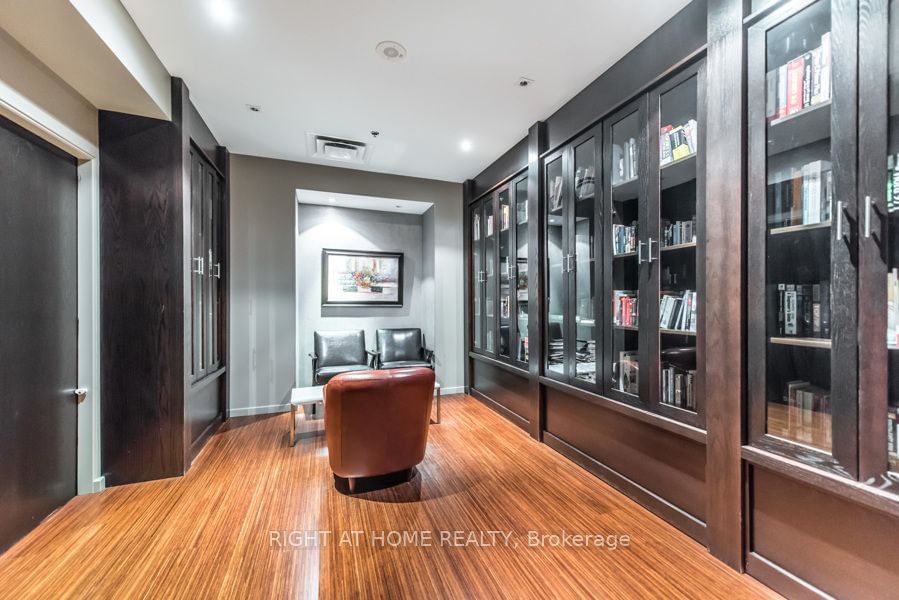 18 Spring Garden Ave, unit 1110 for sale - image #4