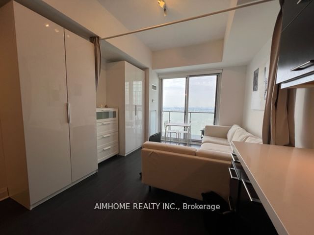 1080 Bay St W, unit 4704 for sale - image #9