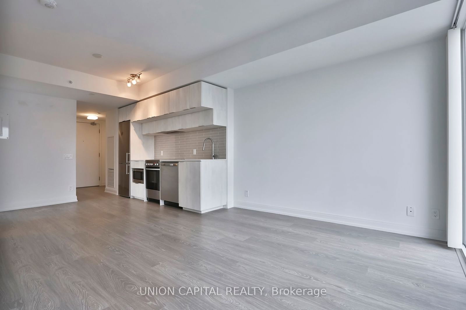 181 Dundas St E, unit 5103 for rent - image #3