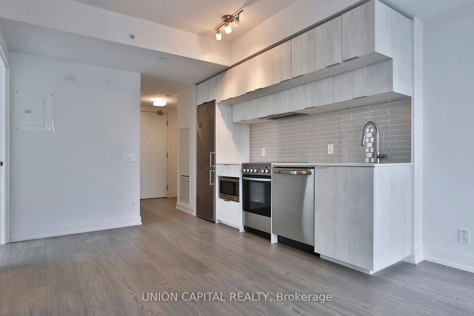 181 Dundas St E, unit 5103 for rent - image #4