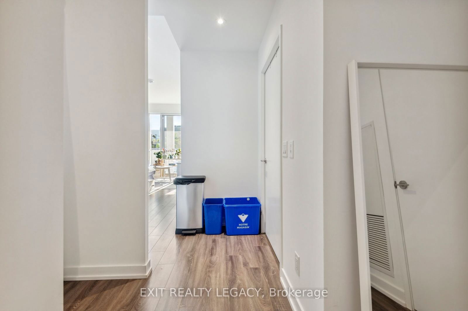 20 Edward St, unit 2213 for sale