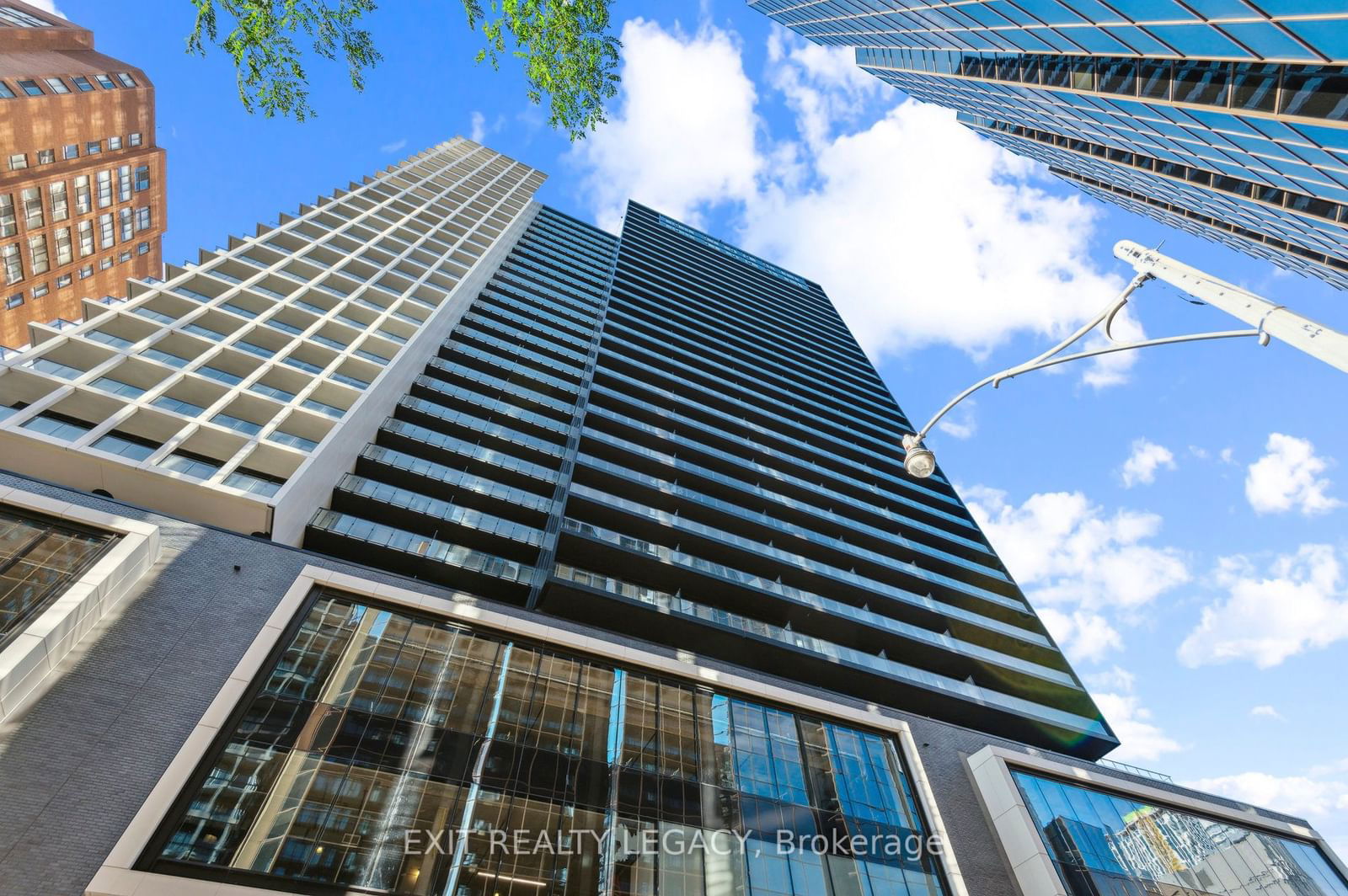 20 Edward St, unit 2213 for sale - image #2