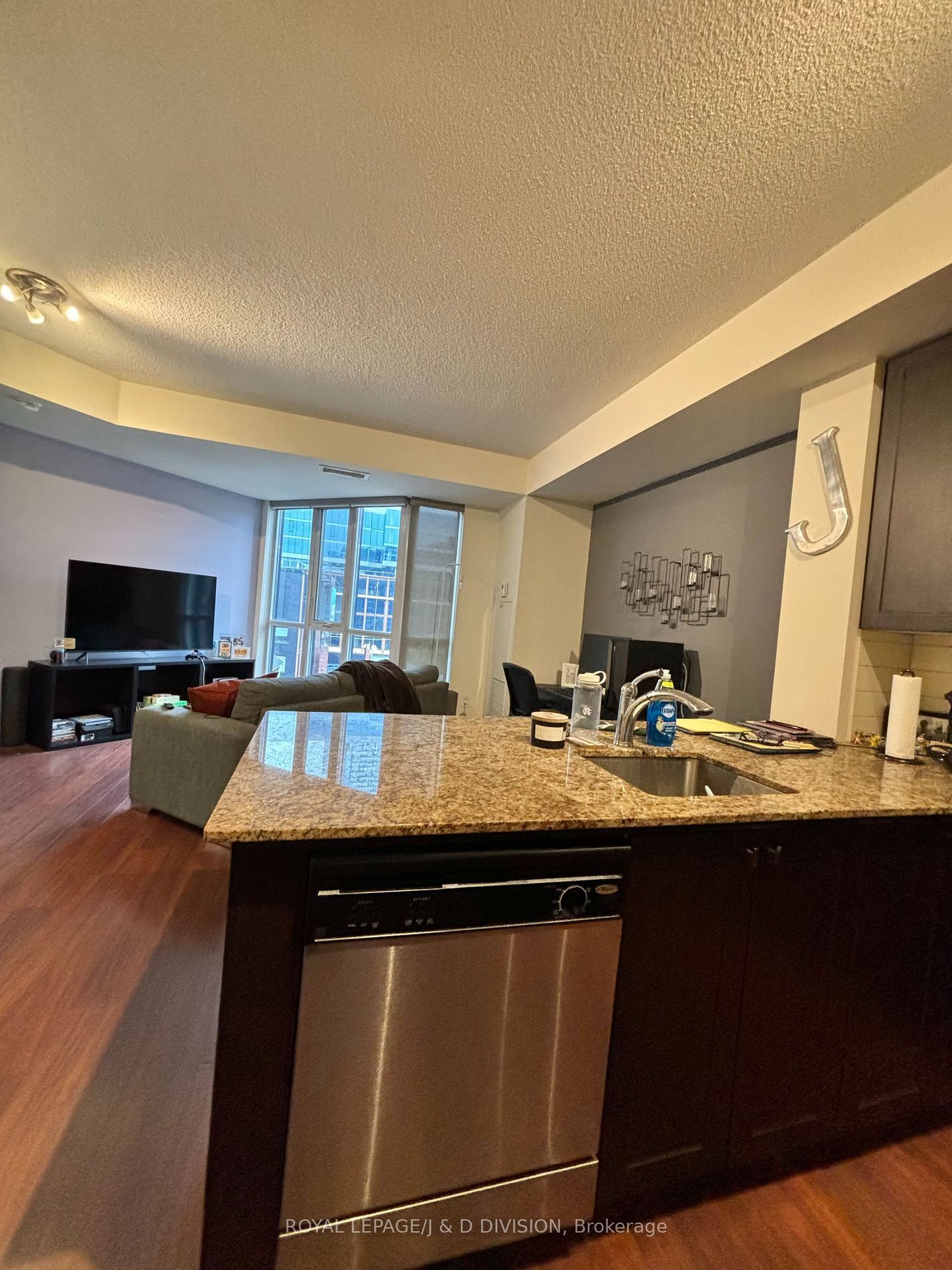 560 Front St W, unit 515 for rent