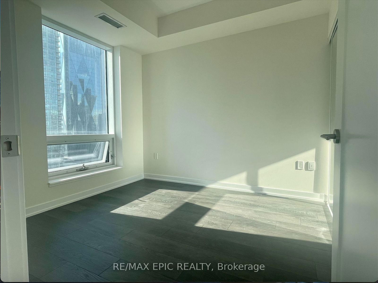 28 Freeland St, unit 1503 for rent - image #9